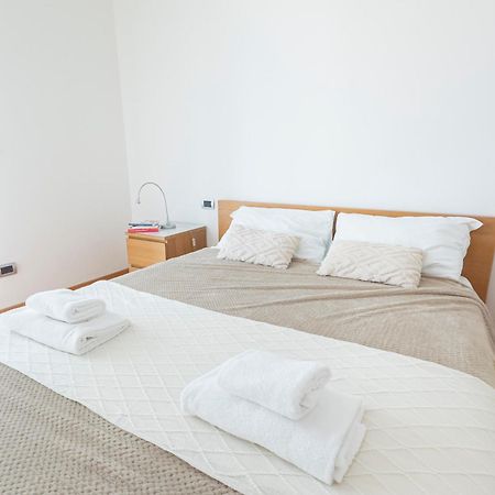 Luxury Apartment - Cesare Battisti 26A San Donato Milanese Exterior photo